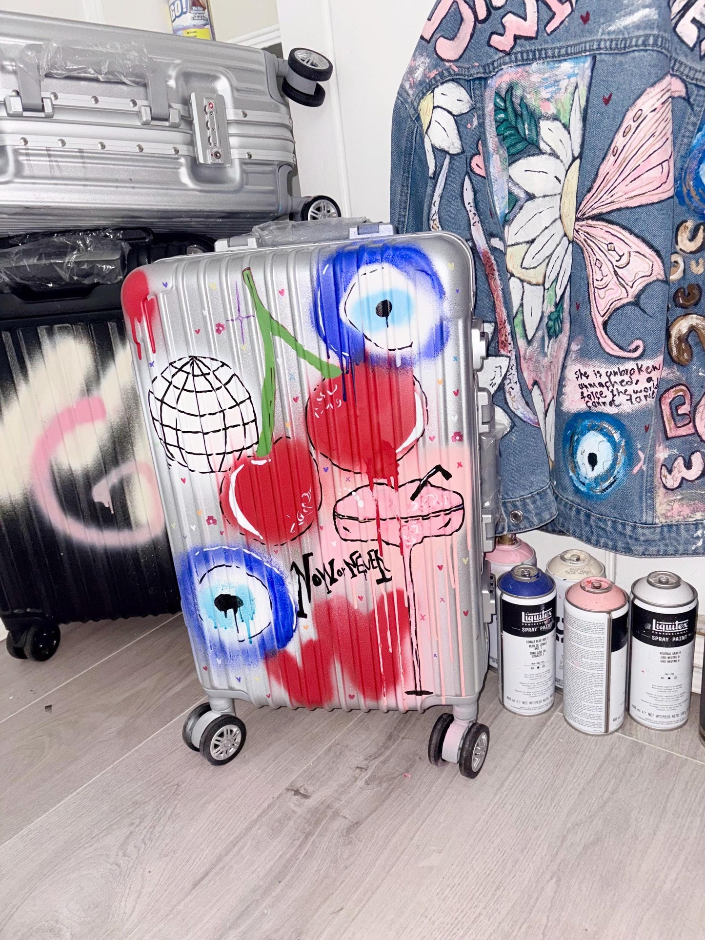 Custom Cabin Suitcase: Personalised Travel Luggage